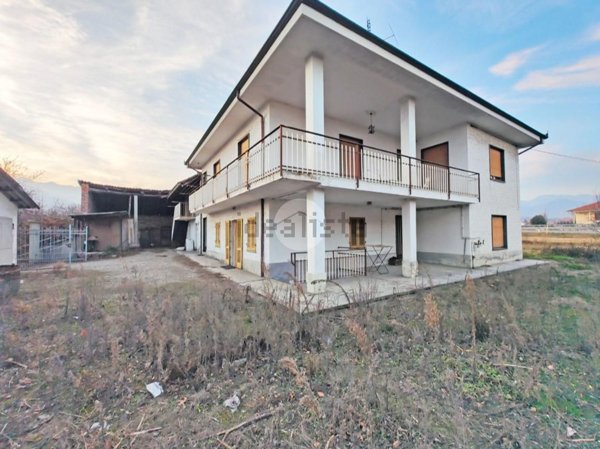 casa indipendente in vendita a Pinerolo