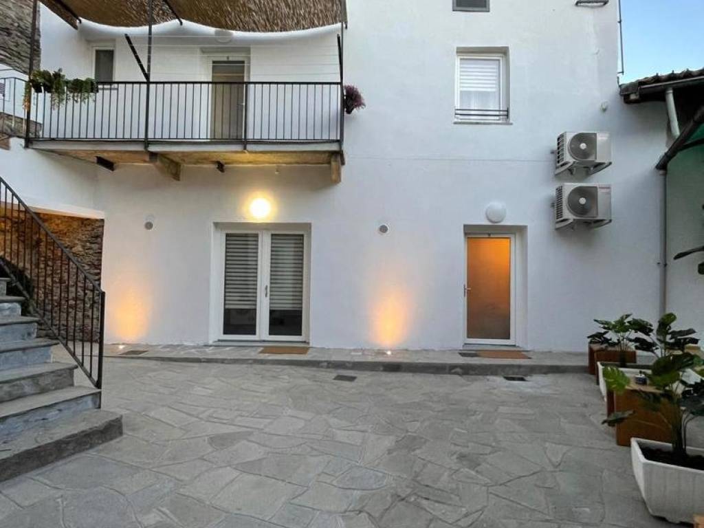 intera palazzina in vendita a Pinerolo