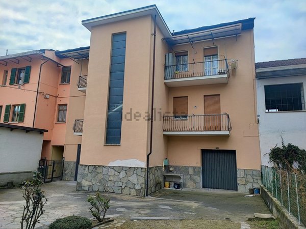 casa indipendente in vendita a Pinerolo