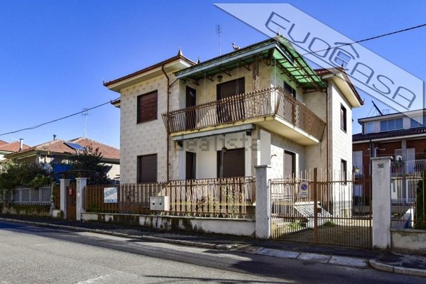 casa indipendente in vendita a Pinerolo