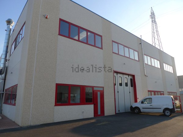 capannone in vendita a Pinerolo