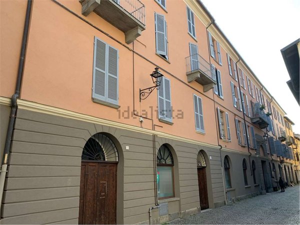 locale commerciale in vendita a Pinerolo