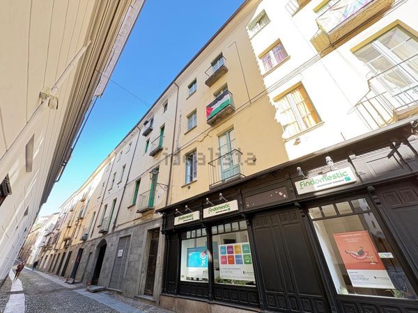 locale commerciale in vendita a Pinerolo