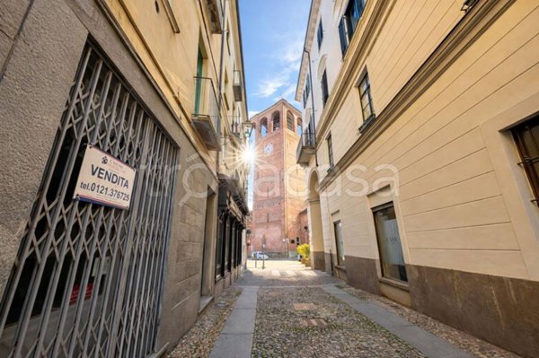 negozio in vendita a Pinerolo