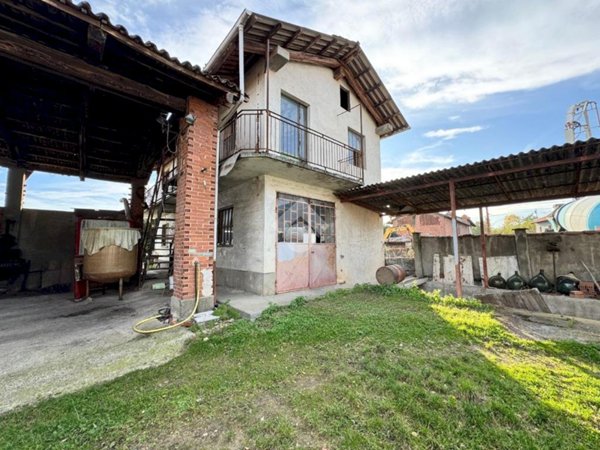 casa indipendente in vendita a Pinerolo in zona Baudenasca