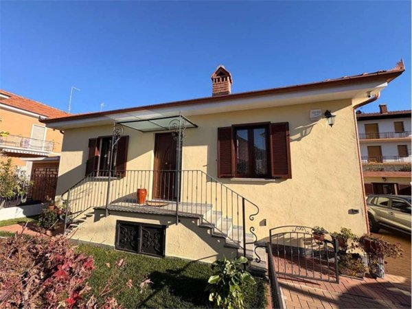 casa indipendente in vendita a Pinerolo