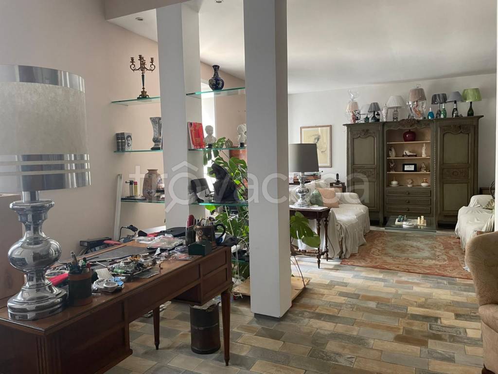 casa indipendente in vendita a Pinerolo