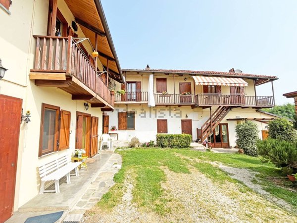 casa indipendente in vendita a Pinerolo