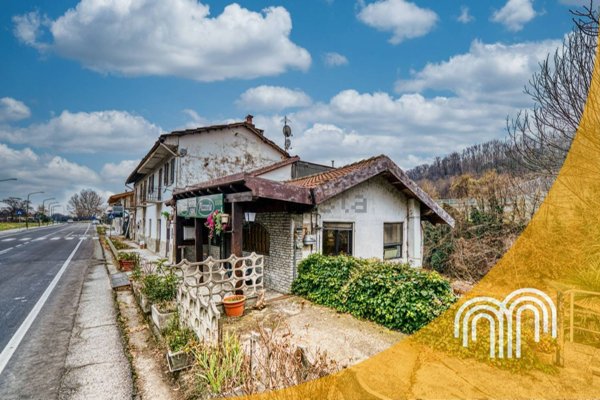 locale commerciale in vendita a Pinerolo in zona Abbadia Alpina