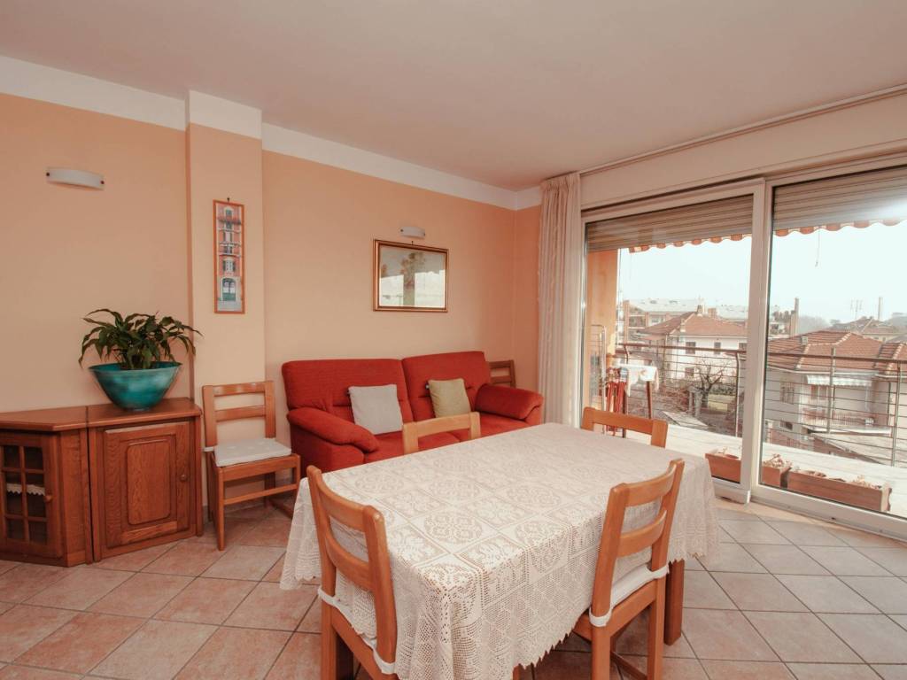 appartamento in vendita a Pinerolo in zona Abbadia Alpina