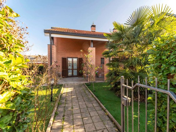 casa indipendente in vendita a Pinerolo