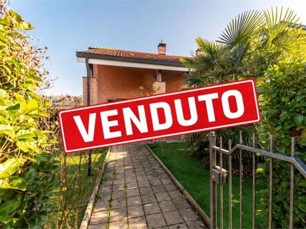 casa indipendente in vendita a Pinerolo in zona Riauna