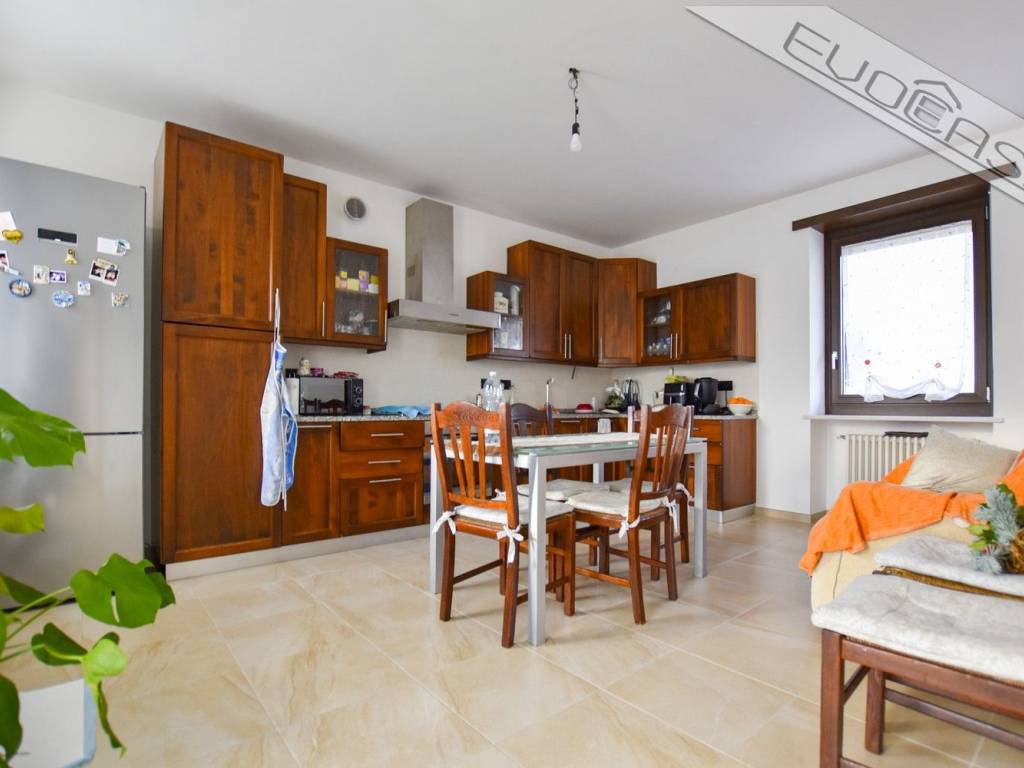 casa indipendente in vendita a Pinerolo in zona Baudenasca