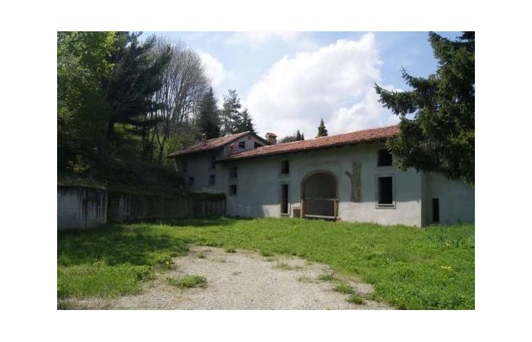 casa indipendente in vendita a Pinerolo in zona Losani