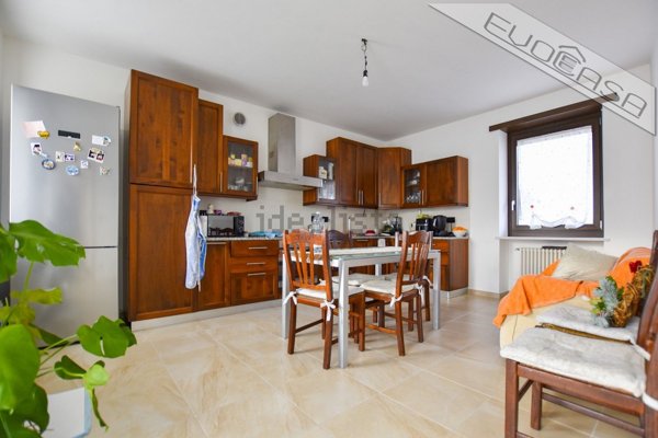 casa indipendente in vendita a Pinerolo in zona Baudenasca