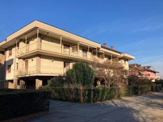 intera palazzina in vendita a Pinerolo in zona Riva