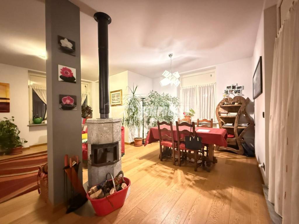 casa indipendente in vendita a Pinerolo