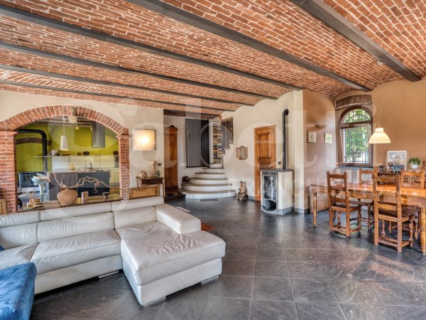 appartamento in vendita a Pinerolo in zona Riva