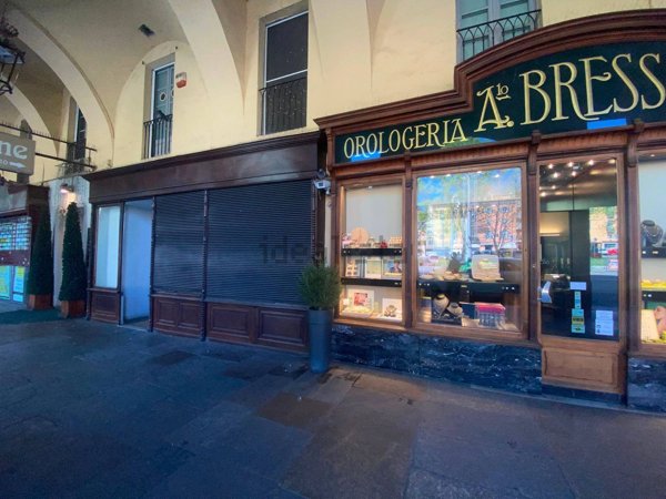 negozio in vendita a Pinerolo