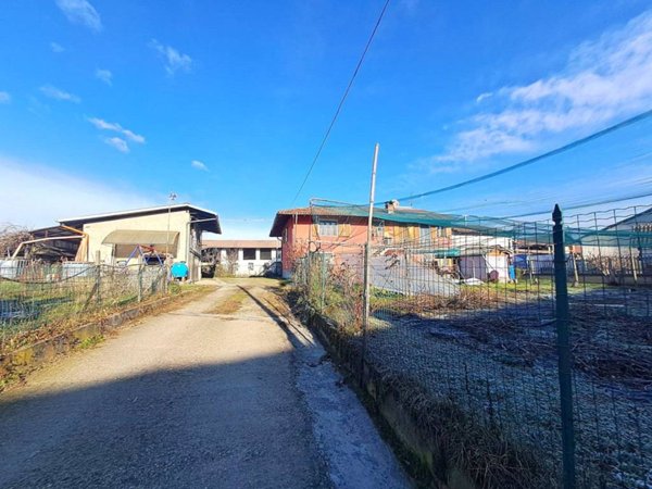 casa indipendente in vendita a Pinerolo in zona Riva