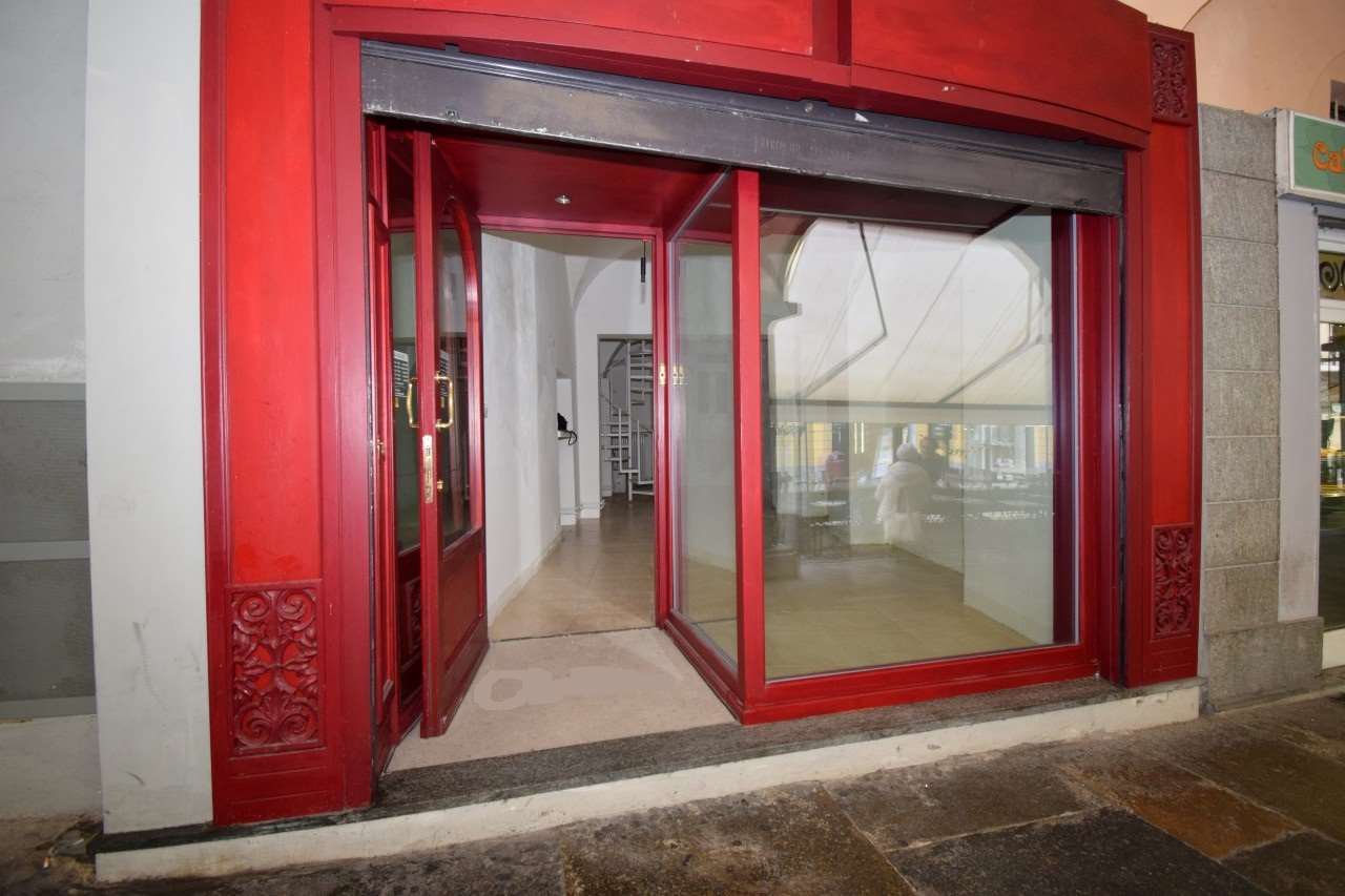 locale commerciale in vendita a Pinerolo