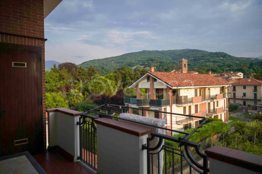 appartamento in vendita a Pinerolo in zona Abbadia Alpina