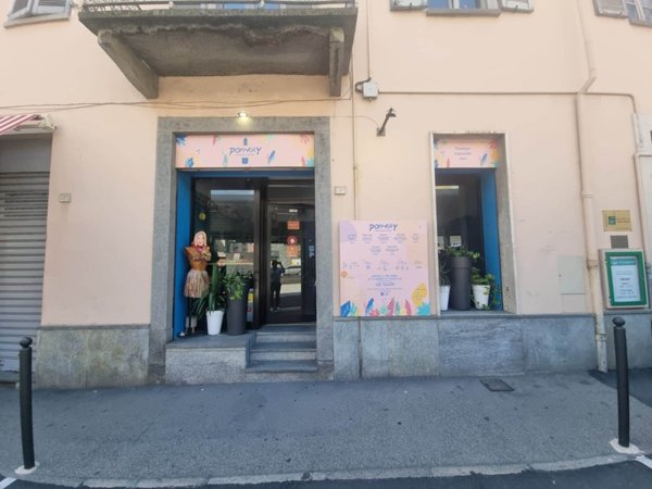 negozio in vendita a Pinerolo