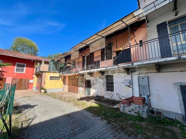 casa indipendente in vendita a Pinerolo in zona Abbadia Alpina