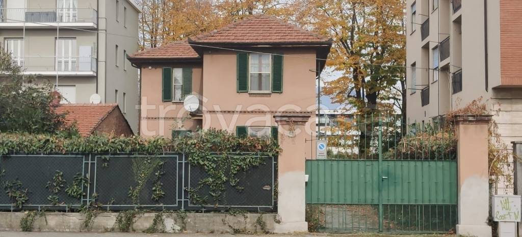 casa indipendente in vendita a Pinerolo