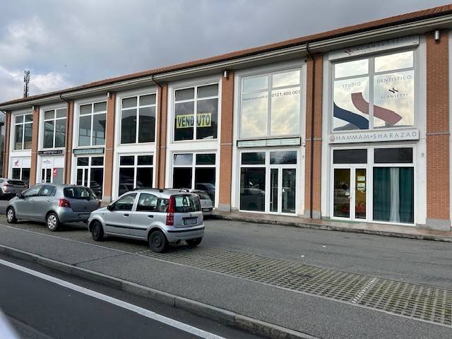 locale commerciale in vendita a Pinerolo