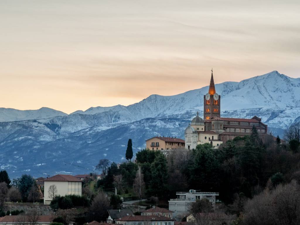 casa indipendente in vendita a Pinerolo
