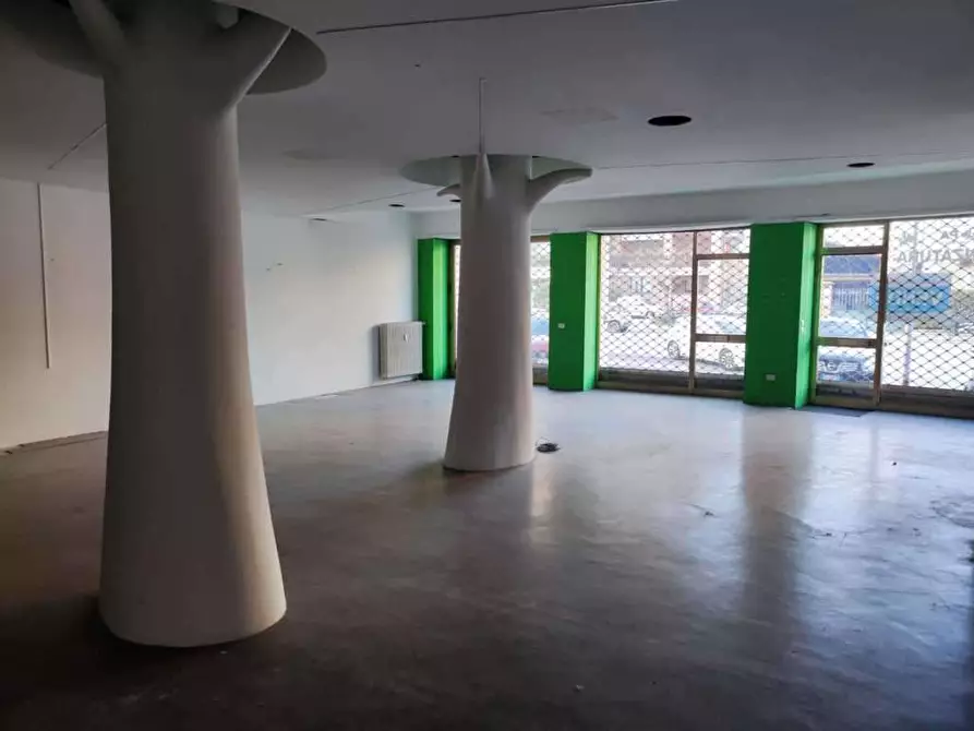 negozio in vendita a Pinerolo