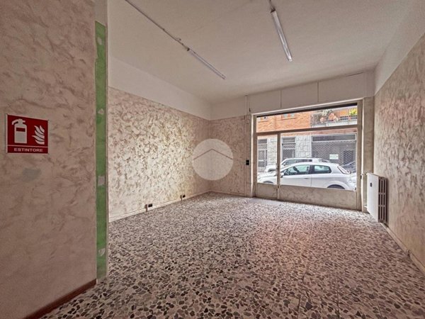 locale commerciale in vendita a Pinerolo