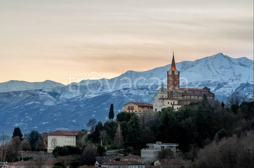 casa indipendente in vendita a Pinerolo