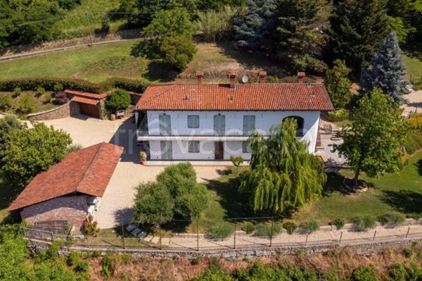 casa indipendente in vendita a Pinerolo in zona Losani