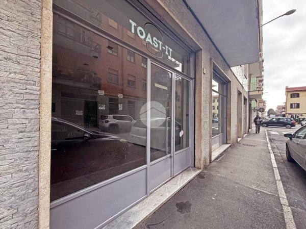 negozio in vendita a Pinerolo