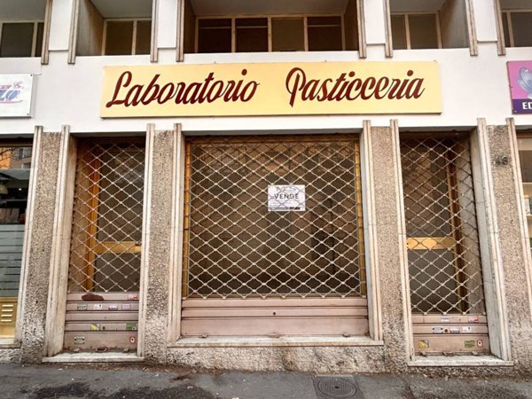 negozio in vendita a Pinerolo