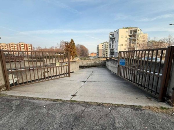 negozio in vendita a Pinerolo