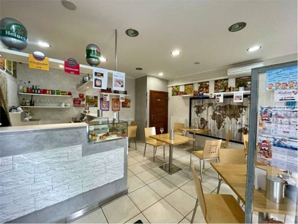 negozio in vendita a Pinerolo