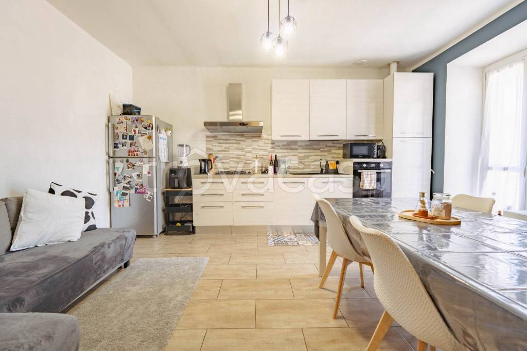 appartamento in vendita a Pinerolo in zona Abbadia Alpina