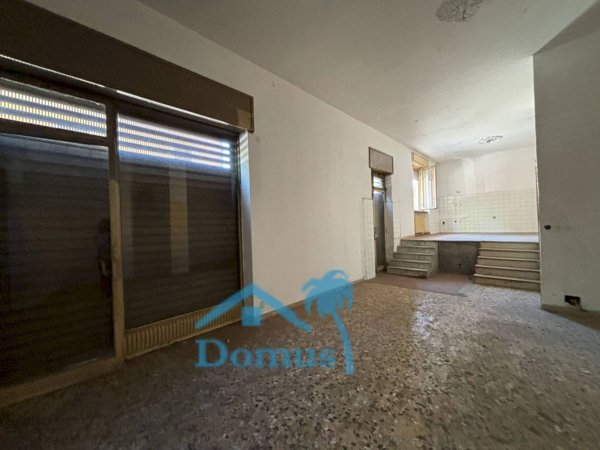 locale commerciale in vendita a Pinerolo