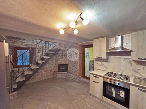 casa indipendente in vendita a Pinerolo in zona Abbadia Alpina