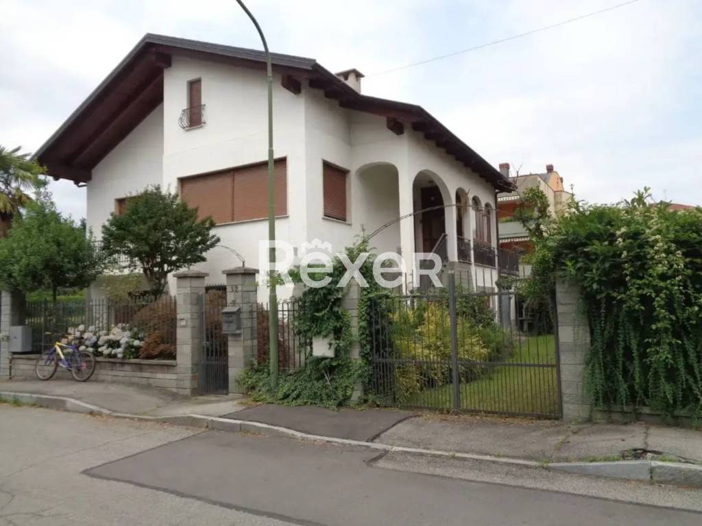 casa indipendente in vendita a Pinerolo