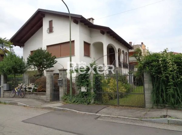 casa indipendente in vendita a Pinerolo