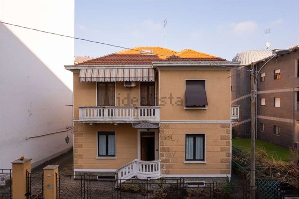 casa indipendente in vendita a Pinerolo