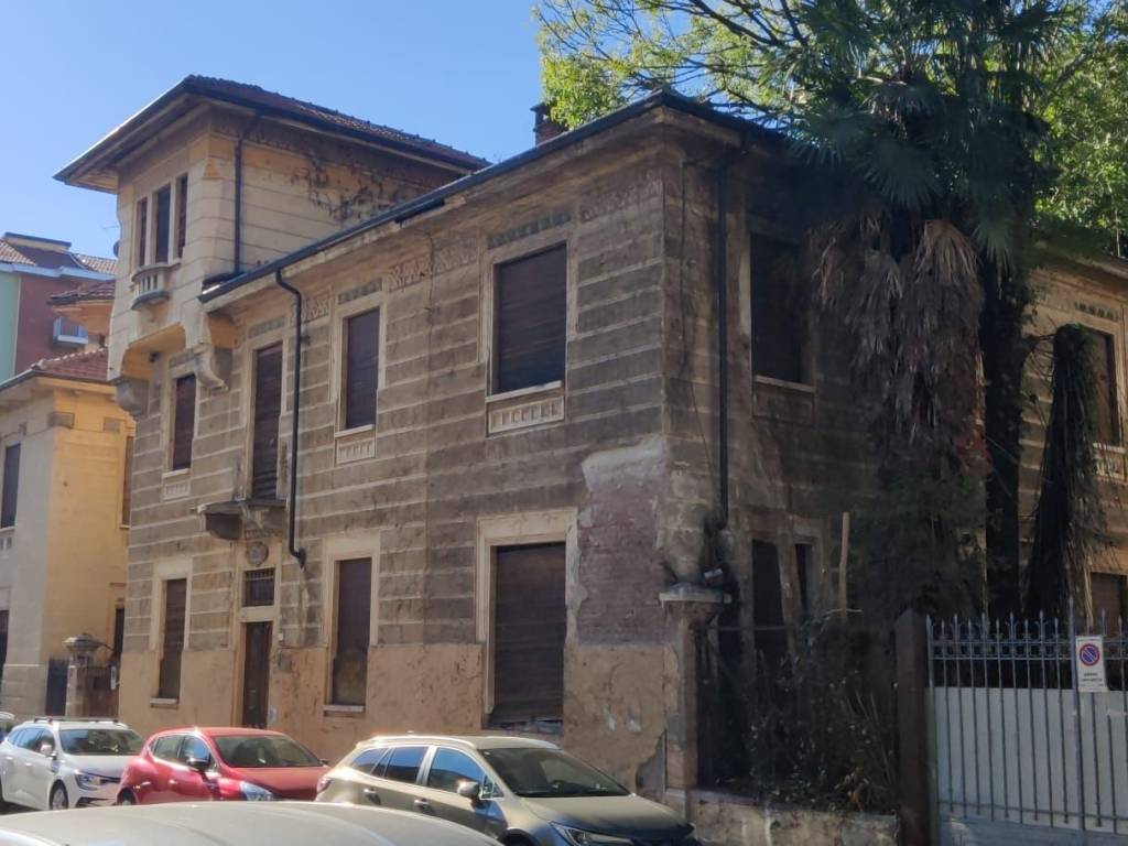 casa indipendente in vendita a Pinerolo