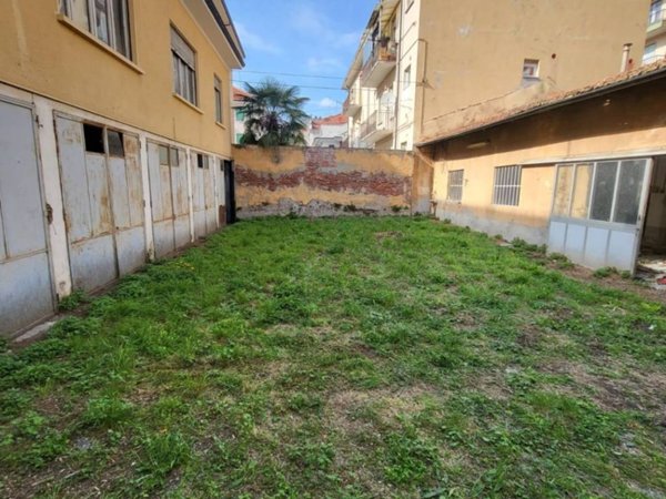 intera palazzina in vendita a Pinerolo