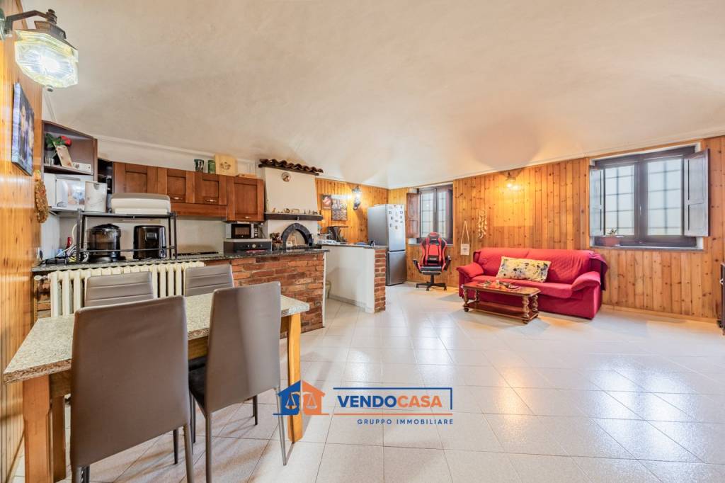 casa indipendente in vendita a Pinerolo in zona Baudenasca