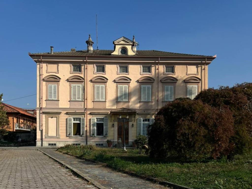 appartamento in vendita a Pinerolo in zona Riva