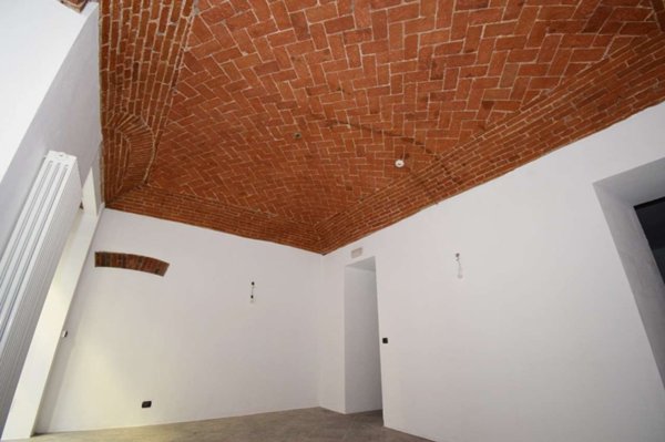 negozio in vendita a Pinerolo